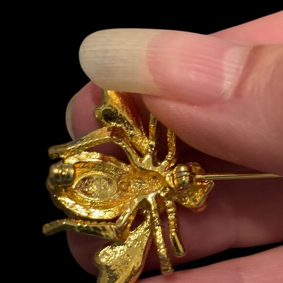 Joan Rivers Vintage Gold Tone and Red Crystal Insect Brooch Pin - Picture 3 of 4